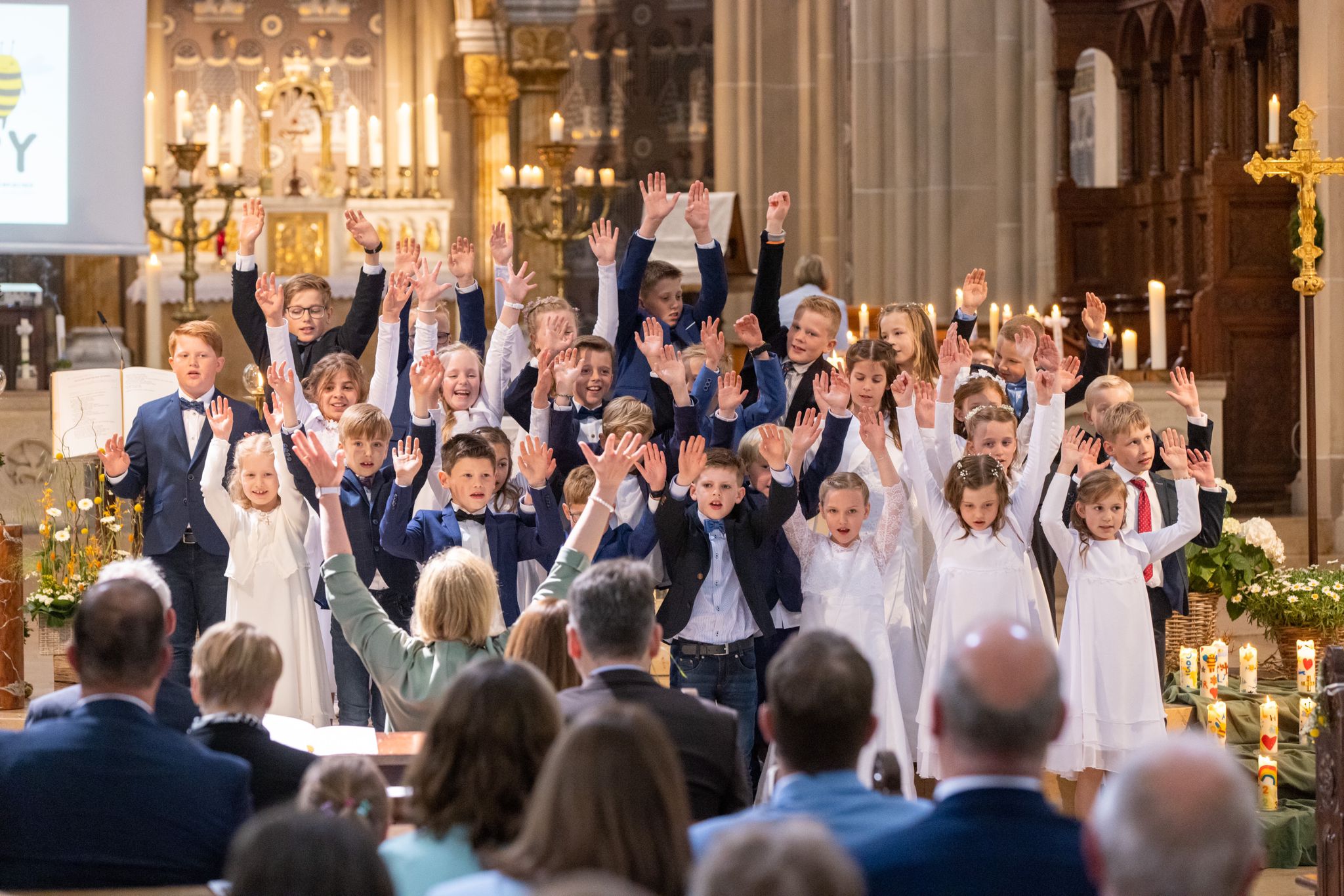 Gruppenfoto_Mottolied_darf für alles genutzt werden Erstkommunion